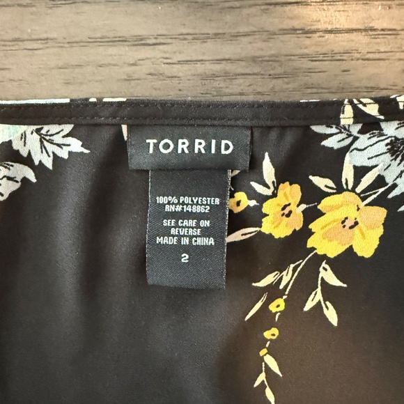 Torrid Sleeveless Black Floral Print Button Front Blouse Sz  2XL - Picture 6 of 7